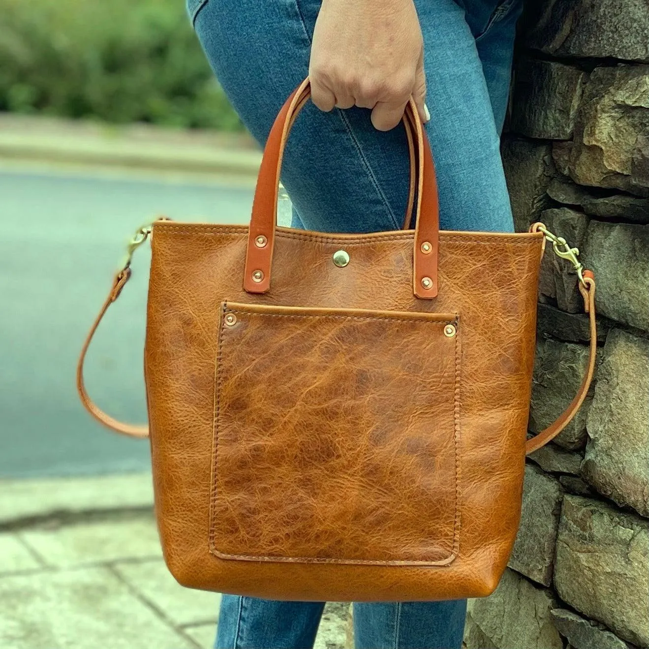 Claremont Crossbody Leather Tote in Light Umber