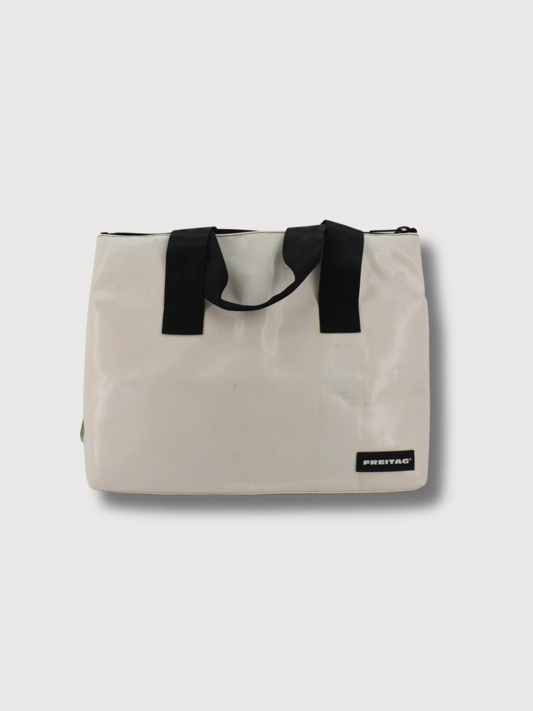 F45 Lois Sports Bag White | Freitag